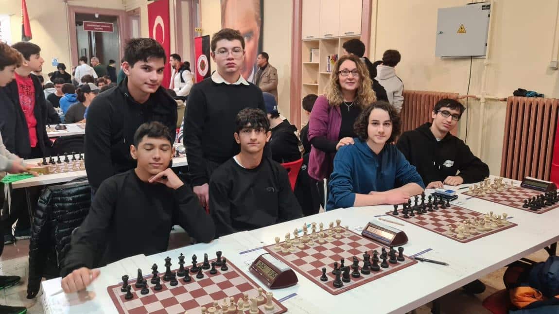 Okulumuzun Satranç Takımı Liseler Arası Satranç Turnuvasına Katıldı